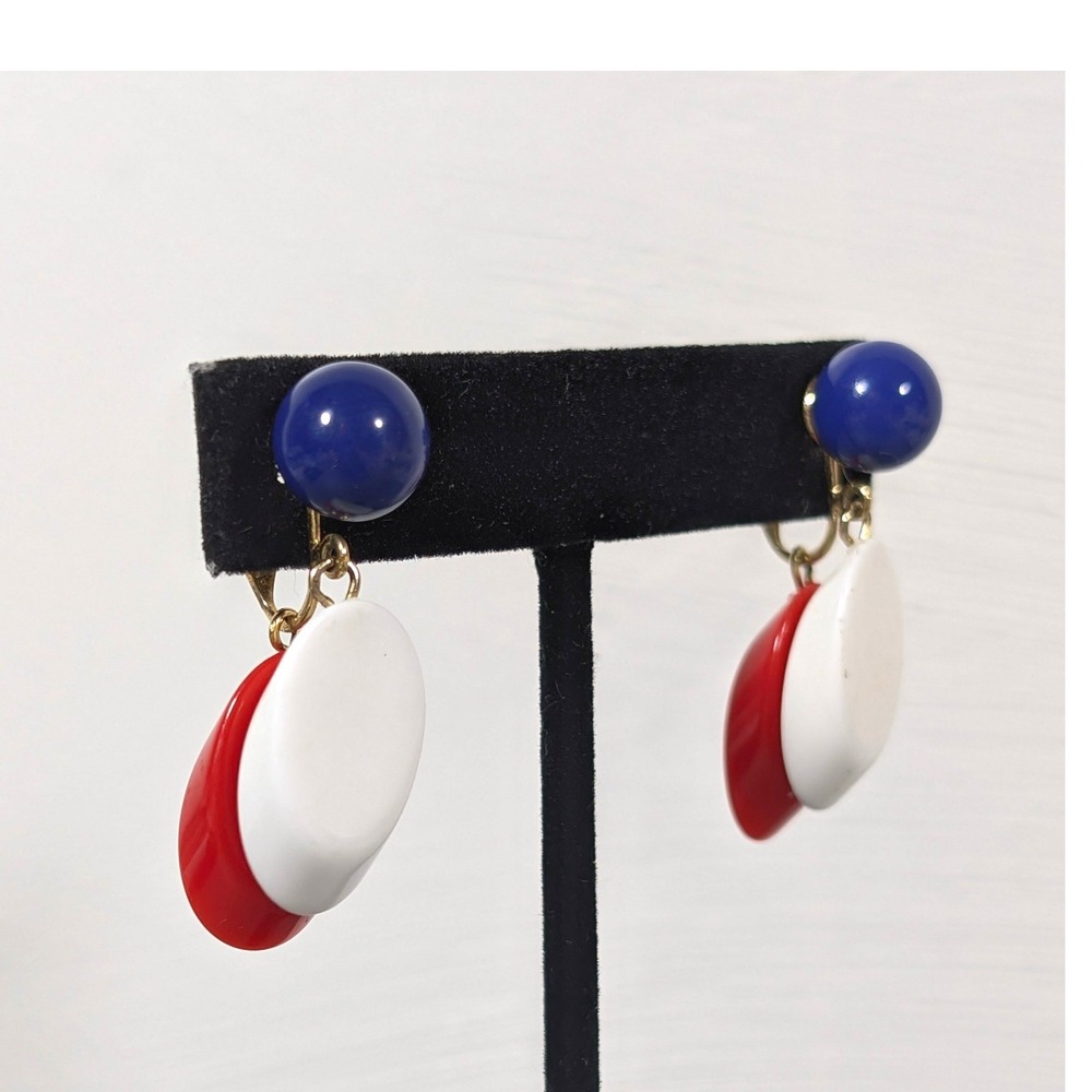 Vintage Crown Trifari Red White Blue Lucite Clip On Dangle Earrings Patriotic